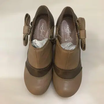 브라운 가죽 리본 슈즈
