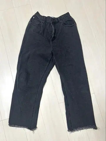 PUNYUS 블랙 프린지 밑단 팬츠