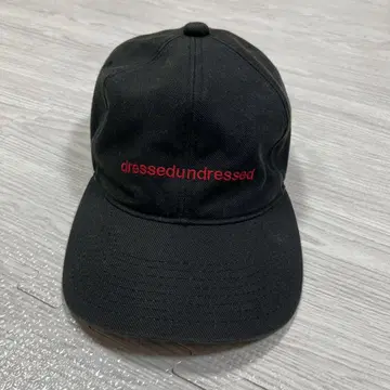 dressedundressed 캡 마다라닌겐