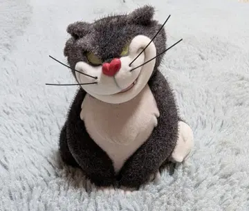 팝 마트 루시퍼 피규어 신데렐라