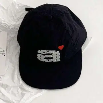 도트 자수 캡 모자 블랙