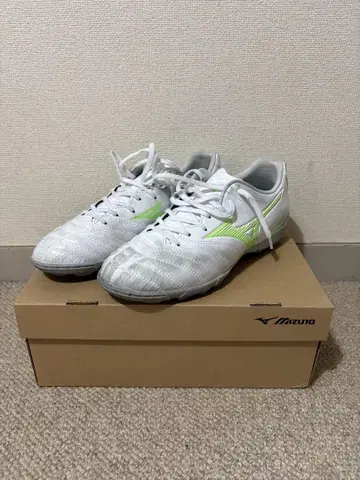 Mizuno 축구화 화이트/그린 박스 포함