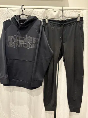 Under Armour 블랙 후디 팬츠 세트