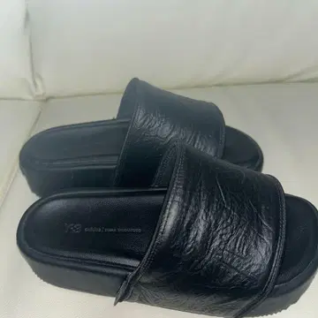 Y-3 블랙 슬라이드 샌들