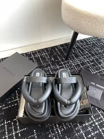 JIL SANDER 블랙 플립플랍