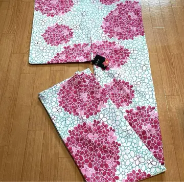 파랑과 핑크 꽃무늬 유카타 세트