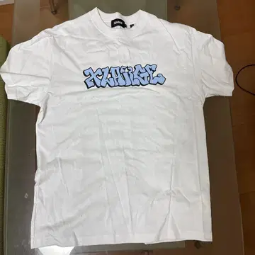 XLARGE 그래피티 로고 티셔츠 S 사이즈
