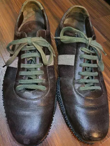 BALLY 브라운 가죽 스트라이프 스니커즈
