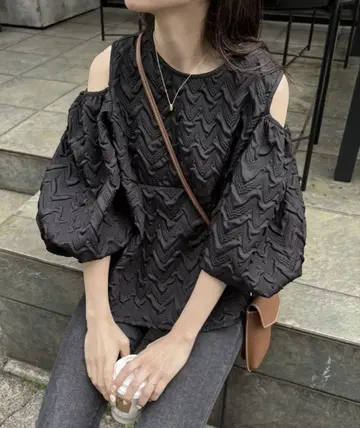 카프리슐레 마쥬 부푼 자카드 블라우스