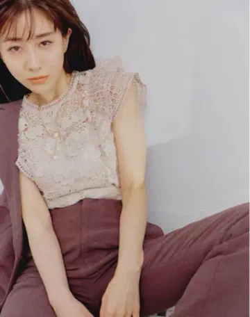스나이델 SNIDEL 오리지널 레이스 프릴 블라우스 완판템 아이보리
