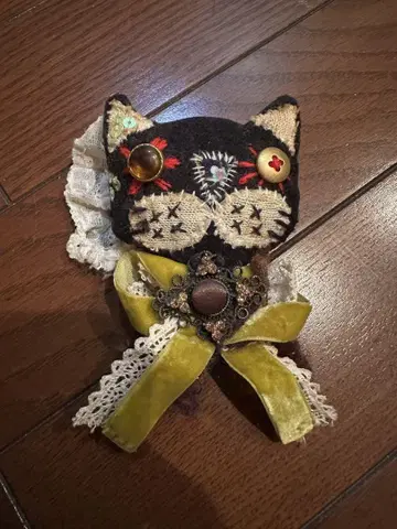 우피 옷장 고양이 브로치