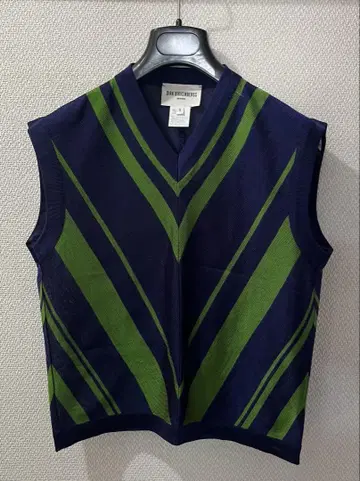 DIRK BIKKEMBERG 딕 비켐버그 V넥 슬리브리스