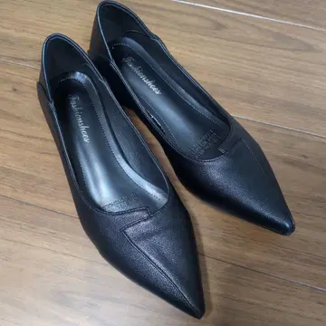 블랙 스틸레토 신발