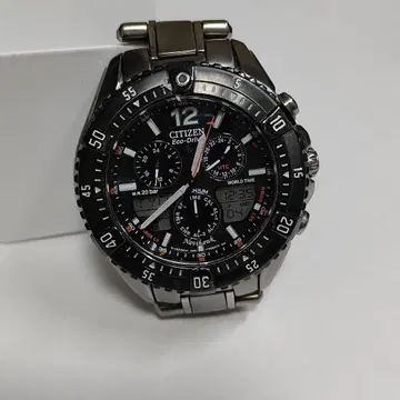 CITIZEN Eco-Drive 월드 타임 티타늄 손목시계