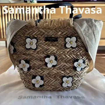 Samantha Thavasa 화이트&블랙 꽃 장식 바스켓백