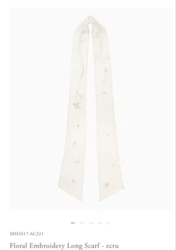 마메쿠로구치 Floral Embroidery Long Scarf