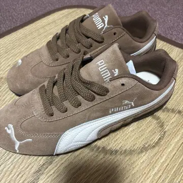PUMA 스웨이드 로우컷 스니커즈