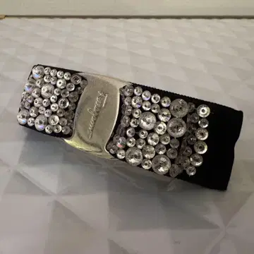 Ferragamo 리본 머리핀
