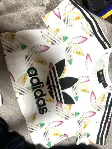아디다스 adidas 파렐 콜라보 숏 기장 티셔츠 Used