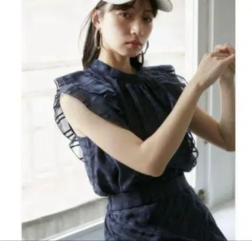 VIS 시어 체크 프릴 블라우스 네이비