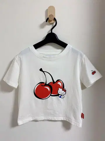 kir s h & hellokitty 키르시 x 헬로키티 콜라보 T셔츠