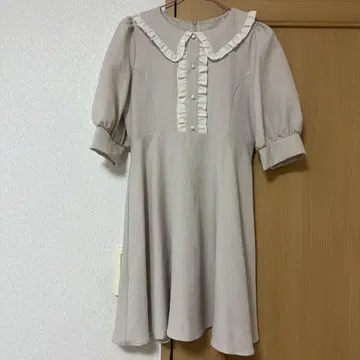 안미르 프릴 부착 칼라 핑크 베이지 원피스