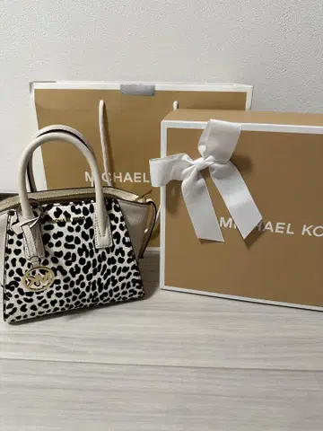 MICHAEL KORS 레오파드 무늬 숄더백