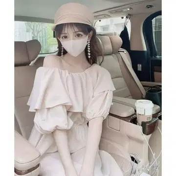 펄 장식 오프숄더 원피스