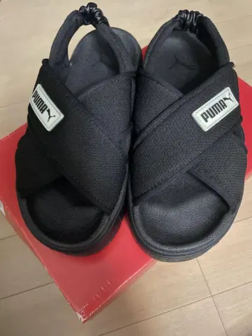 [ PUMA ] 블랙 스포츠 샌들 통굽