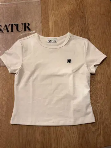 SATUR 화이트 티셔츠 WM
