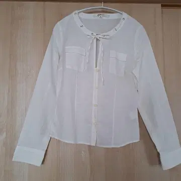 새상품급 MCM 노카라 셔츠 자켓 화이트