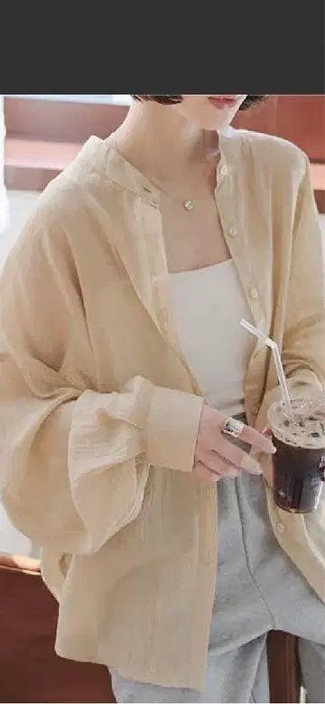 새상품 볼륨감 있는 밴드 카라 셔츠