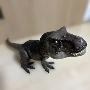 쥬라기 월드 으르렁거리는 T 렉스