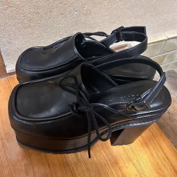 EMODA 사이드 레이스업 볼륨 사보