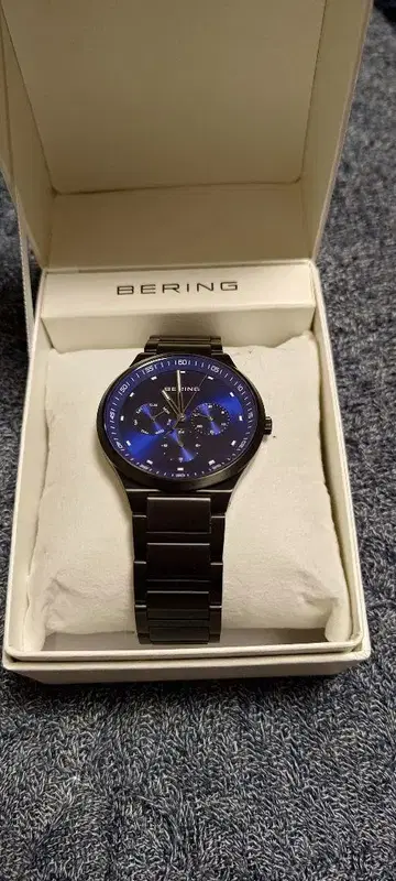Bering 파란색 크로노그래프 손목 시계