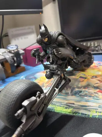 MOVIE REALIZATION BATMAN & BAT-POD