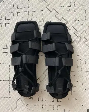 emmi 샌들