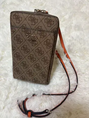 GUESS 스마트폰 숄더백 브라운