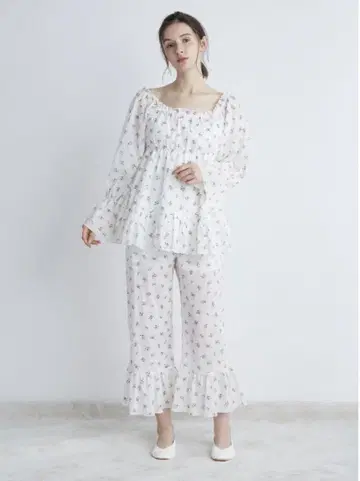 젤라토 피케 리틀 로즈 패턴 풀오버