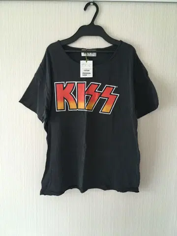 미사용 택 포함 로페 마드모아젤 KISS 티셔츠
