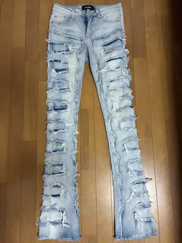 GUAPI BLOOD DIAMOND 데미지 플레어 팬츠