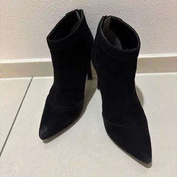 DIANA 블랙 스웨이드 스틸레토 부티 23cm