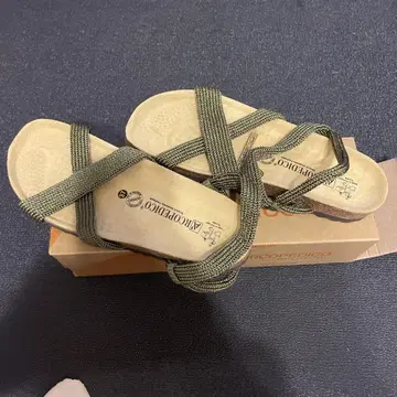 ARCOPEDICO 올리브 그린 스포츠 샌들