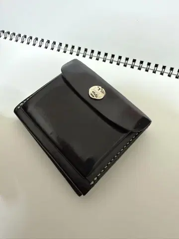 Leather & Silver MOTO의 가죽 지갑입니다.