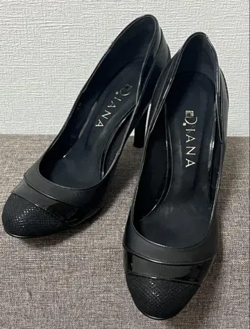 DIANA 블랙 하이힐 펌프스