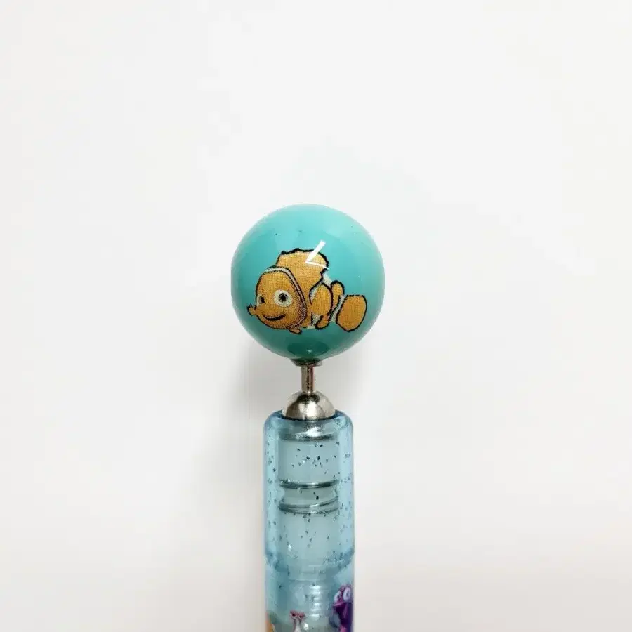 DISNEY | 디즈니 Disney Pixar Finding Nemo Kaleidoscope Ballpoint Pen #니모를찾아서 ,#도리를찾아서,#교정기,#교정기여자아이,#픽사굿즈 on Bunjang Global Site., image size:900x900