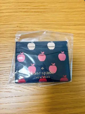 kate spade 사과 패턴 패스 케이스