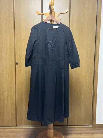 아틀리에 두 사봉 자수 블랙 롱 원피스