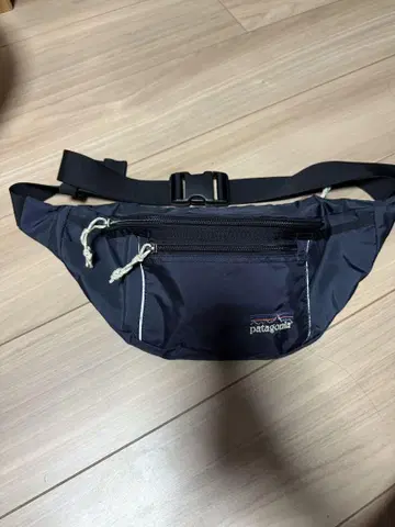 파타고니아 바디백 네이비
