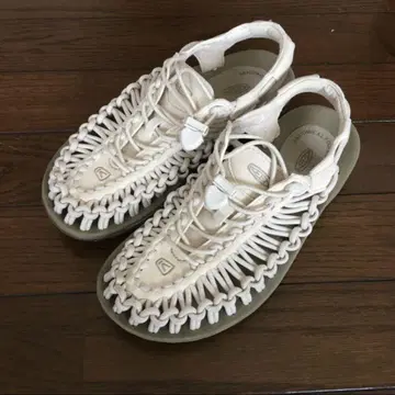 KEEN 킨 유니크 샌들